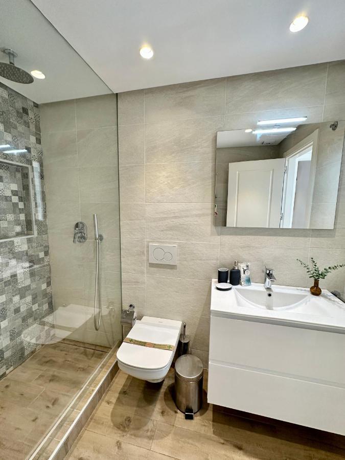 Apartment Old Town Modern Flat, 4 Minutes From - Eaw Homes